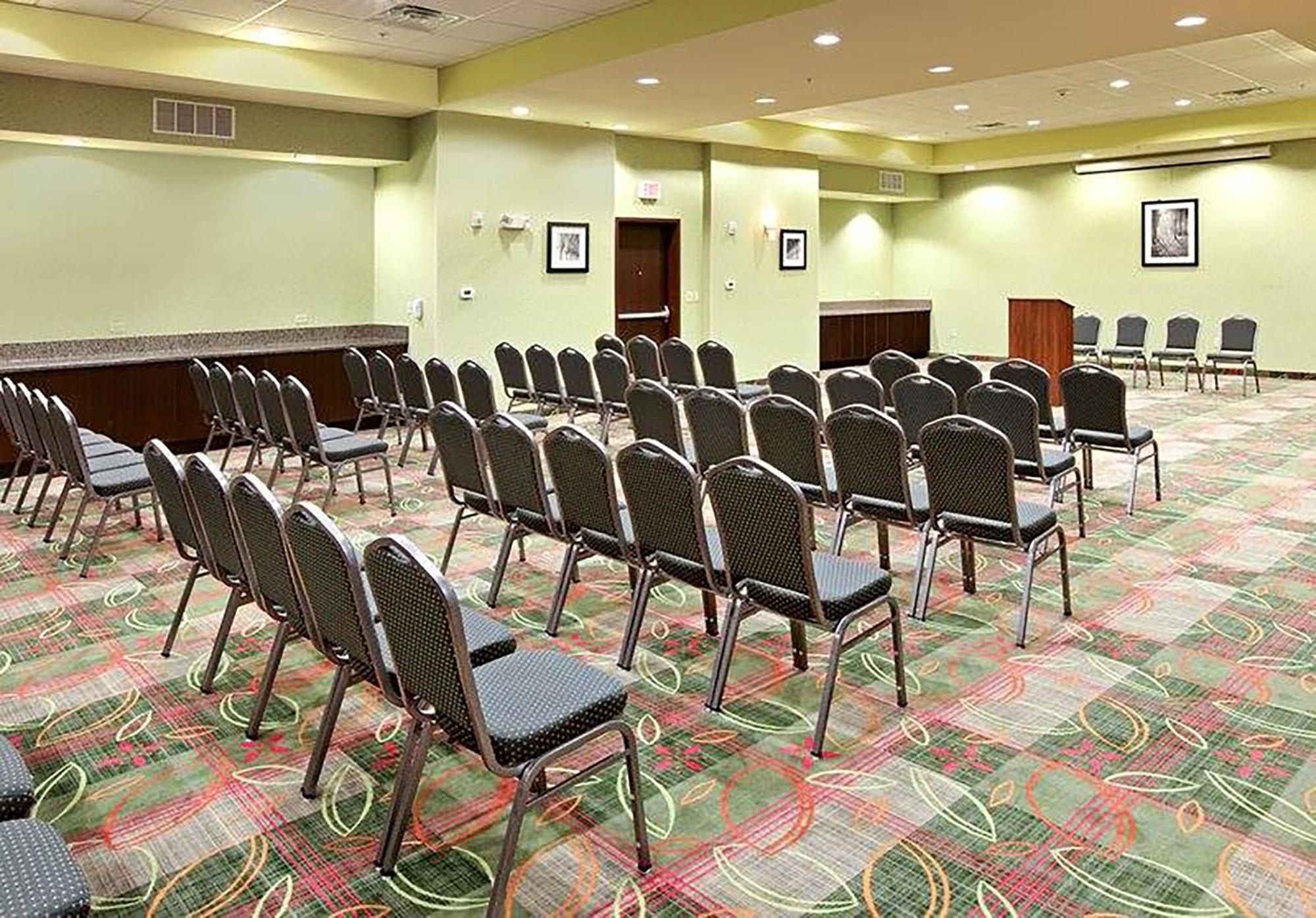 Holiday Inn Garland By Ihg Buitenkant foto